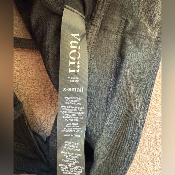 NEW - Vuori - Legging & Bra SET - BLACK CAMO - LONG - Picture 12 of 13